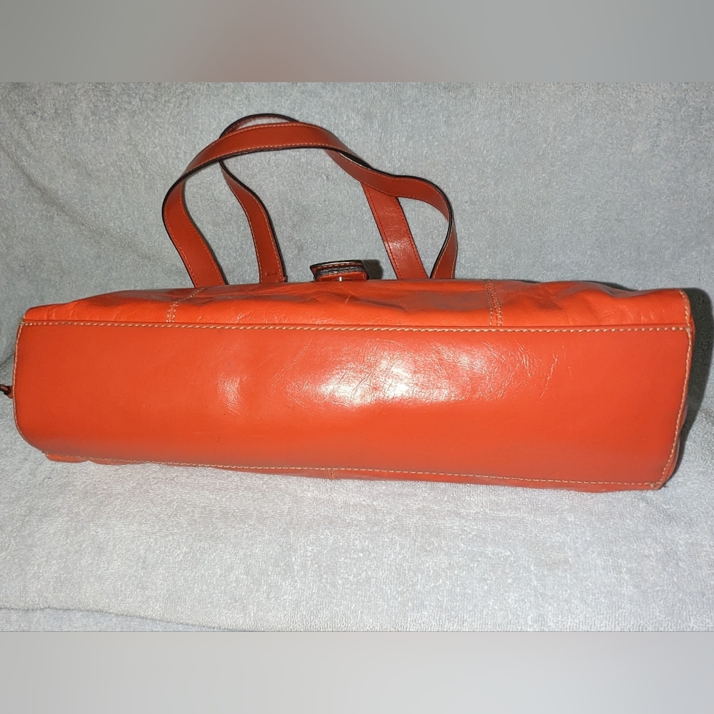 Wilson Leather orange leather triple section handbag . - Picture 8 of 11